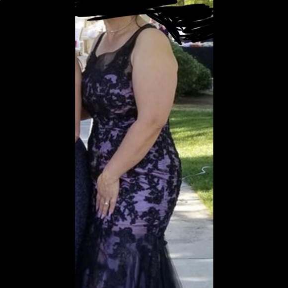 Formal Dress - Picture 2 of 3